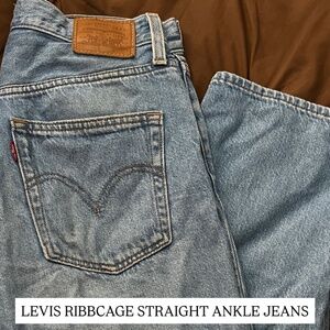 Levi’s Straight Ankle Jeans